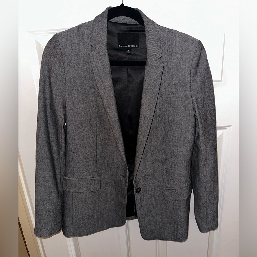 Banana Republic Women’s Gray Suit Jacket Size 4
